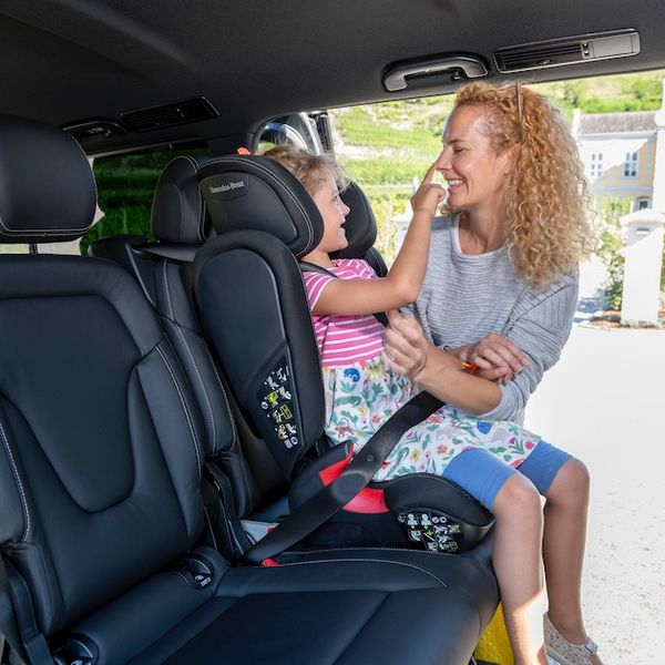Mercedes EQV rear seats with child seat